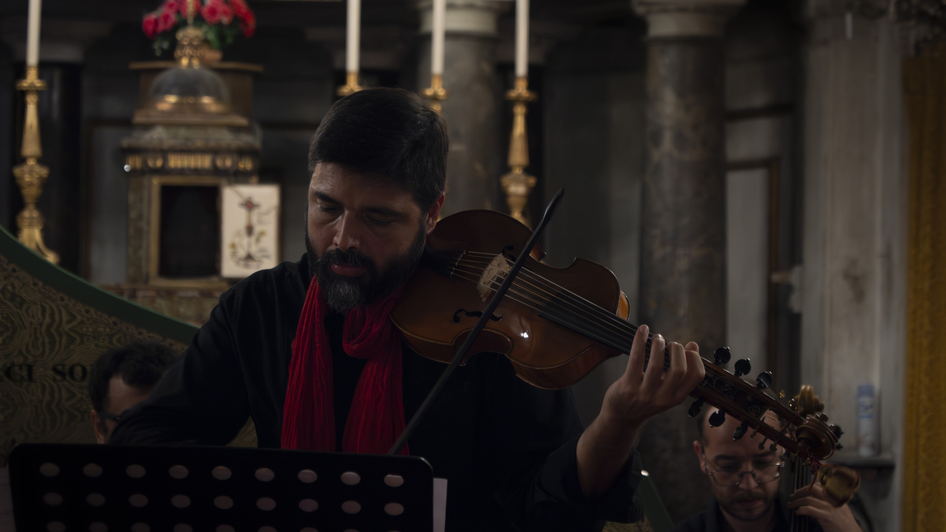 Loan of the musical instrument Viola d’Amore to Maestro Valerio Losito